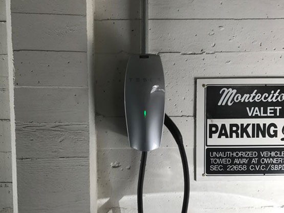Electric vehicle charging station